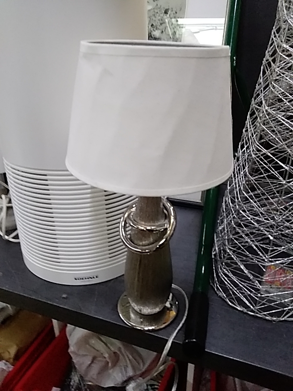 LAMPE À POSER ARGENTÉE