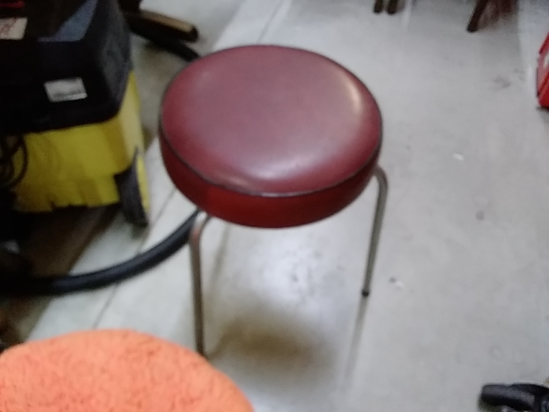 TABOURET VINTAGE ROUGE