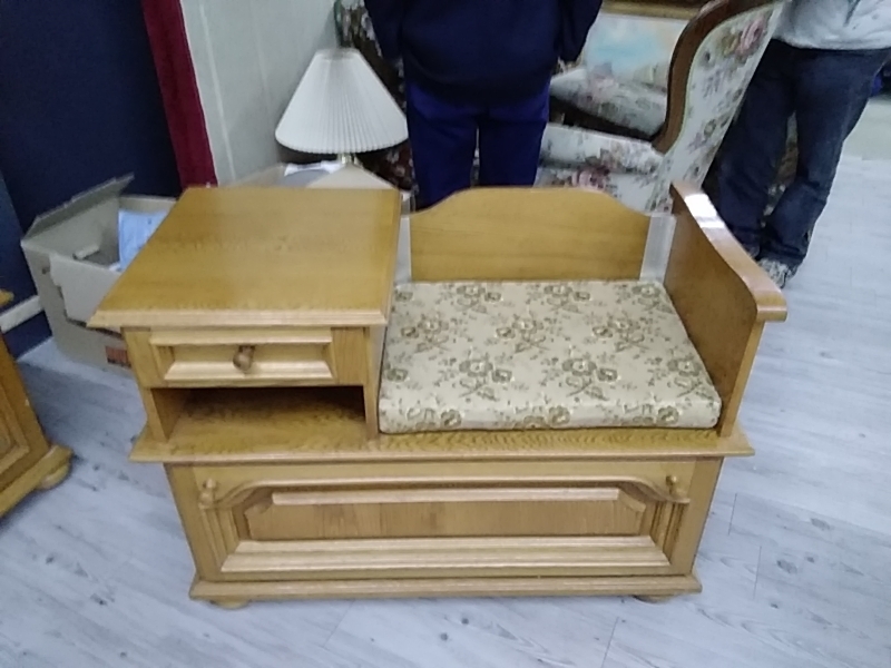 MEUBLE TÉLÉPHONE AVEC COFFRE 