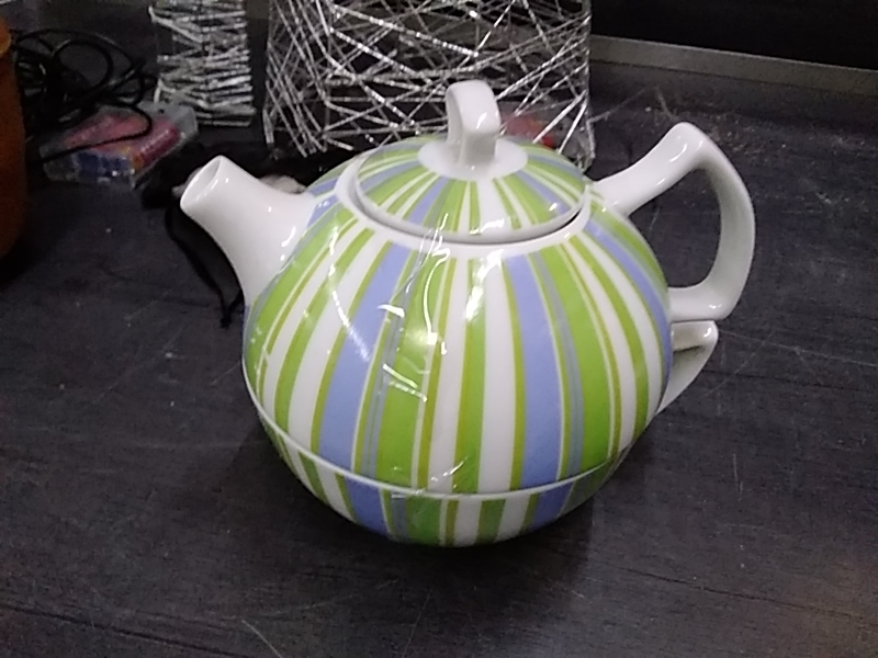 THÉIÈRE PORCELAINE 