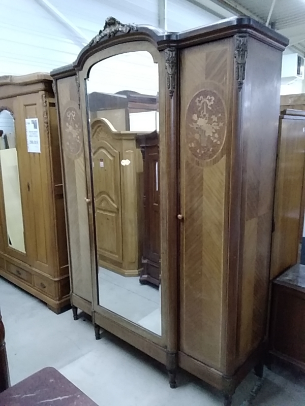 ARMOIRE STYLE EMPIRE 3 PORTES 1 MIROIR ROCAILLE 