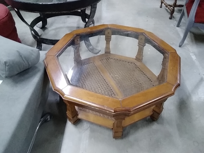 TABLE HEXAGONALE VERRE ET CANNAGE DANS L’ETAT 