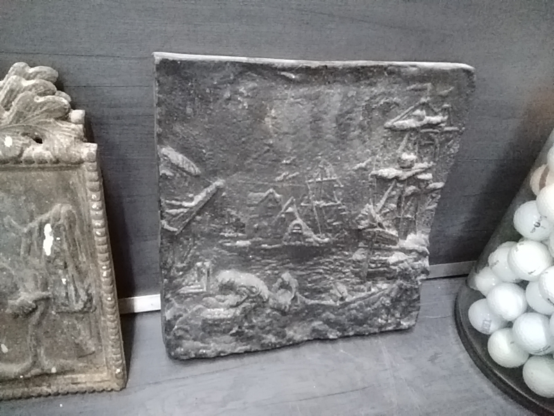 PLAQUE EN FONTE 30 X 30 CM