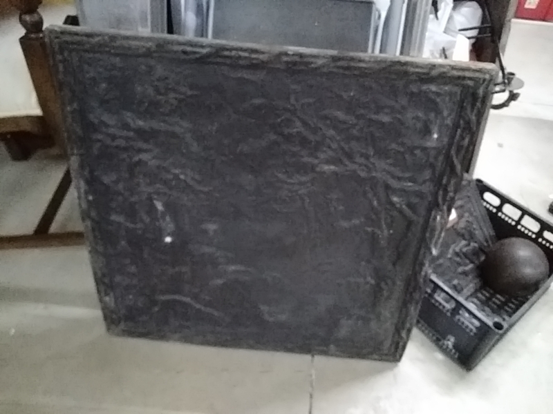 GRANDE PLAQUE FONTE 63 X 63 CM