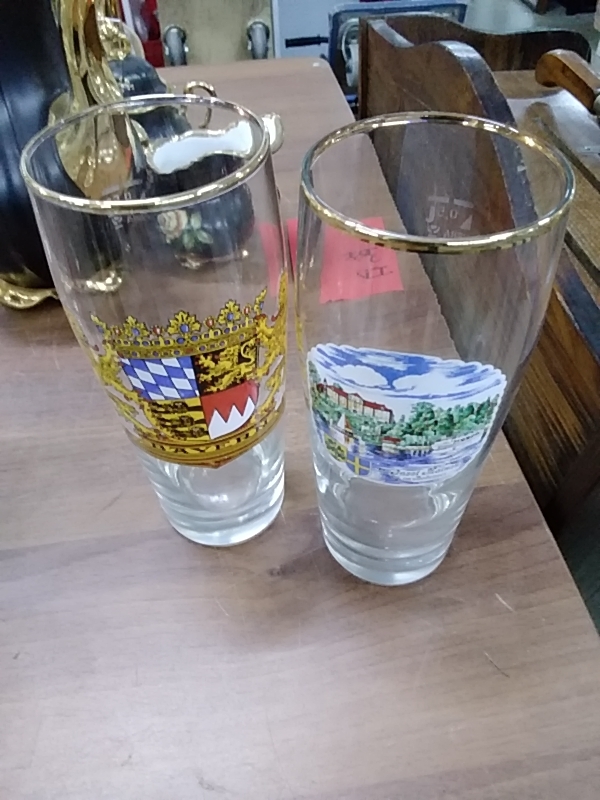 LOT DE 2 VERRES A BIÈRE 