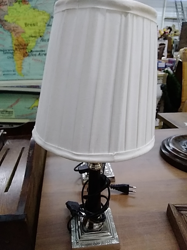 LAMPE À POSER 