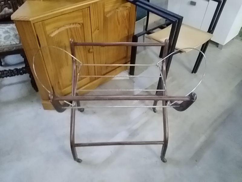 PORTE BAGAGE ANCIEN BOIS SUR ROULETTES 