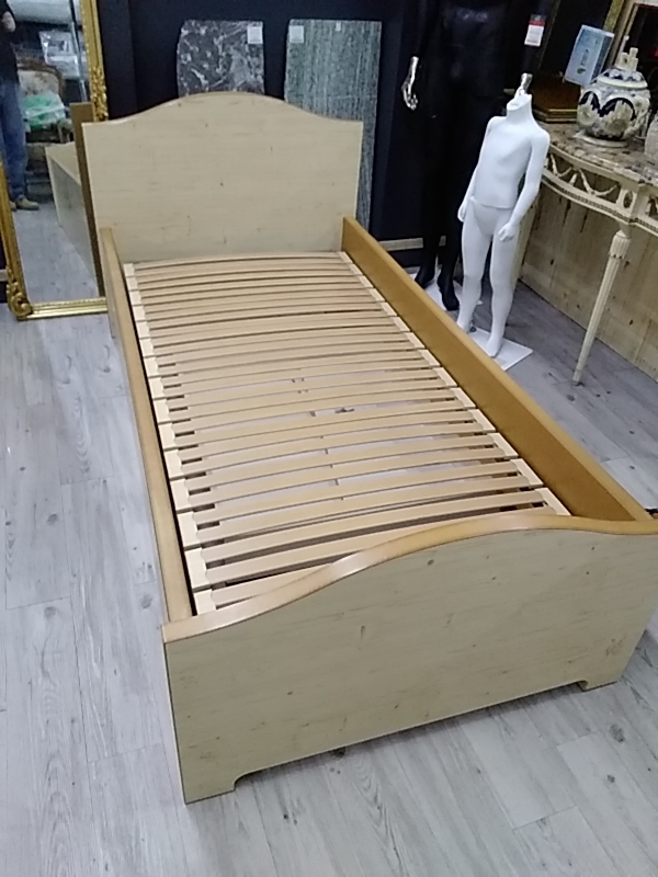 LIT 1 PERSONNE 90 X 190 AVEC SOMMIER 