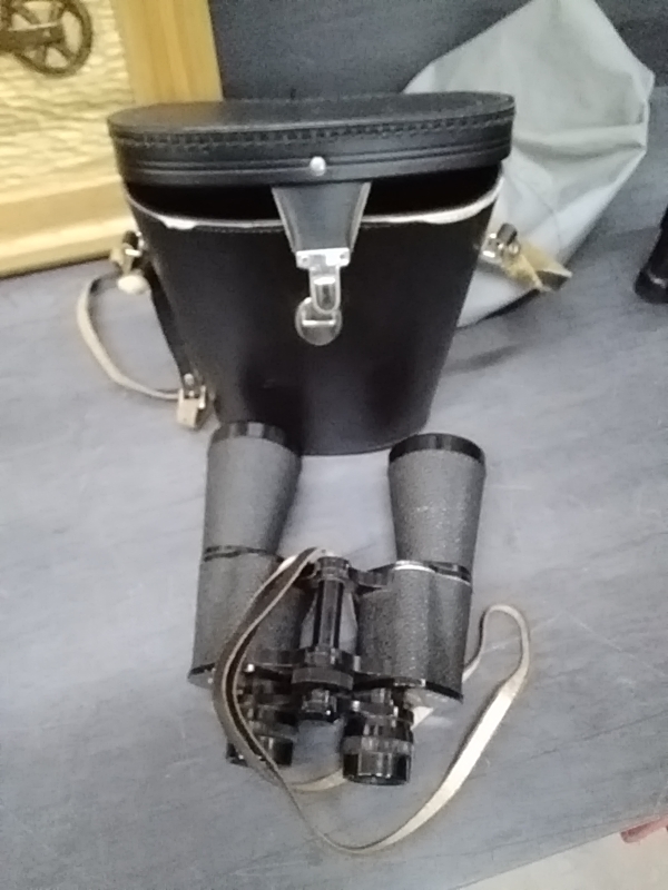 PAIRE DE JUMELLES APOLLO