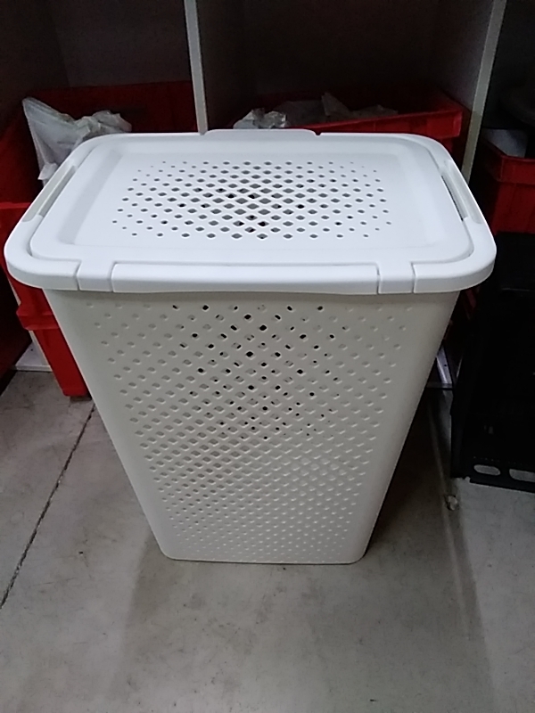 CORBEILLE À LINGE 