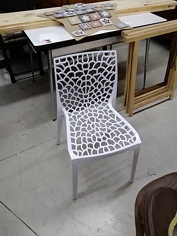 CHAISE PVC FACON PUZZLE 