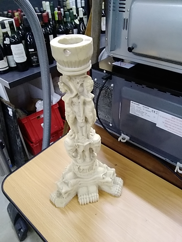 GUÉRIDON COULEUR IVOIRE 