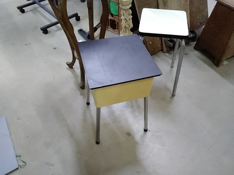 PETIT TABOURET DE COUTURE PVC