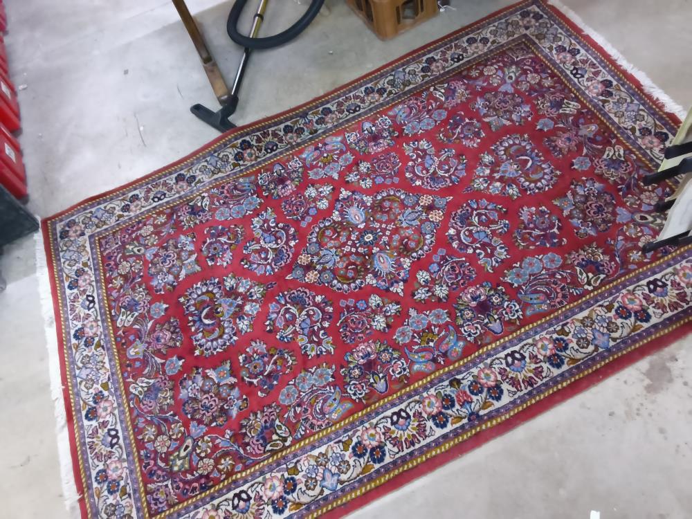 TAPIS ROUGE 215 X 138 CM