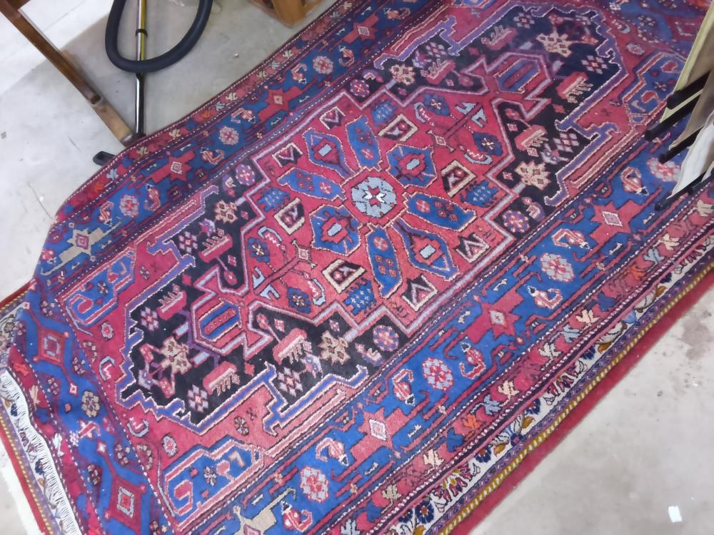 TAPIS BLEU ROUGE 225 X 140 CM