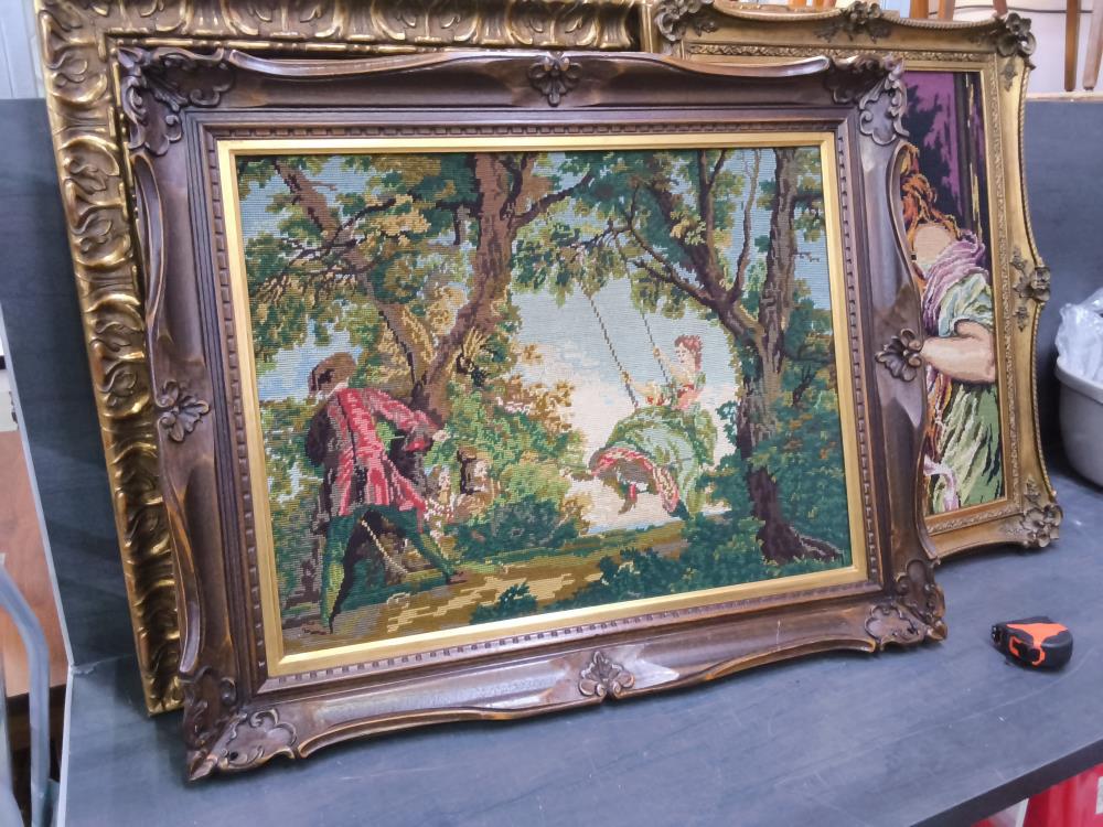 TABLEAU CADRE BOIS CANEVAS FILLE SE BALANCE 88X73CM