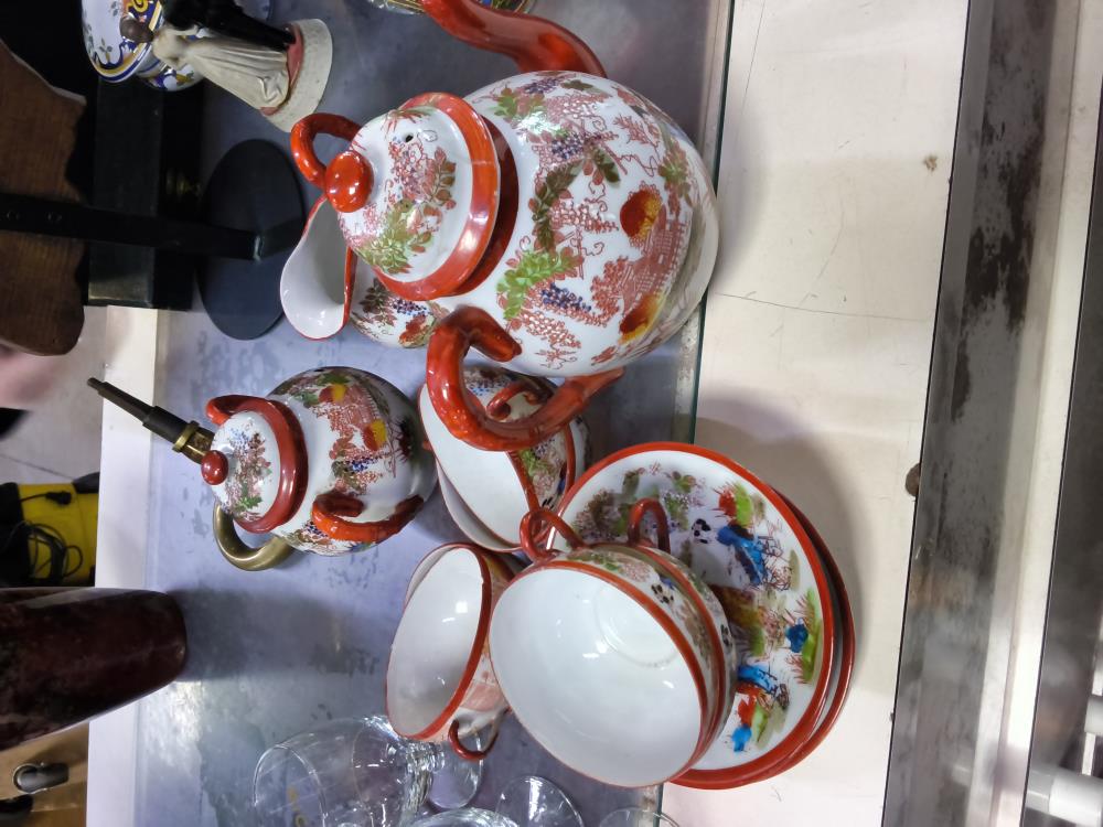 SERVICE À CAFÉ JAPONAIS 