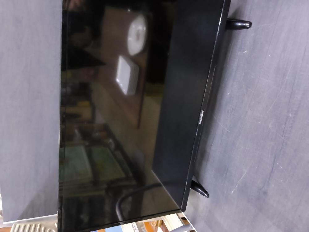 TÉLÉVISEUR GRANDIN 