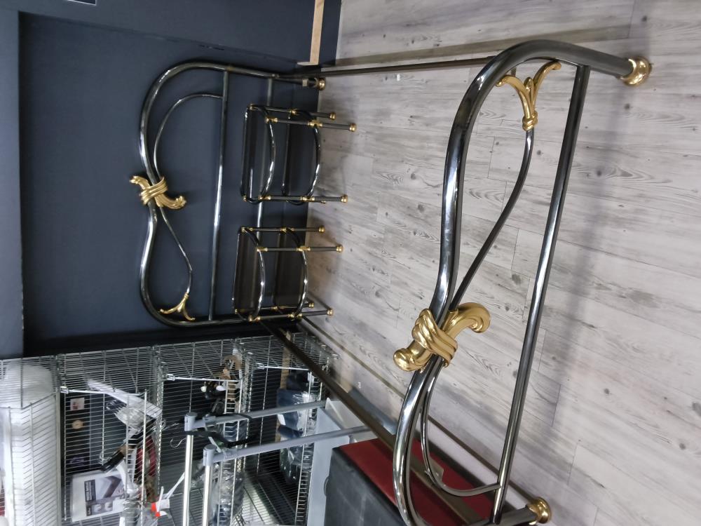 LIT METAL ARGENTÉ ET DORÉ SANS SOMMIER 140 X 190 AVEC 2 CHEVETS 