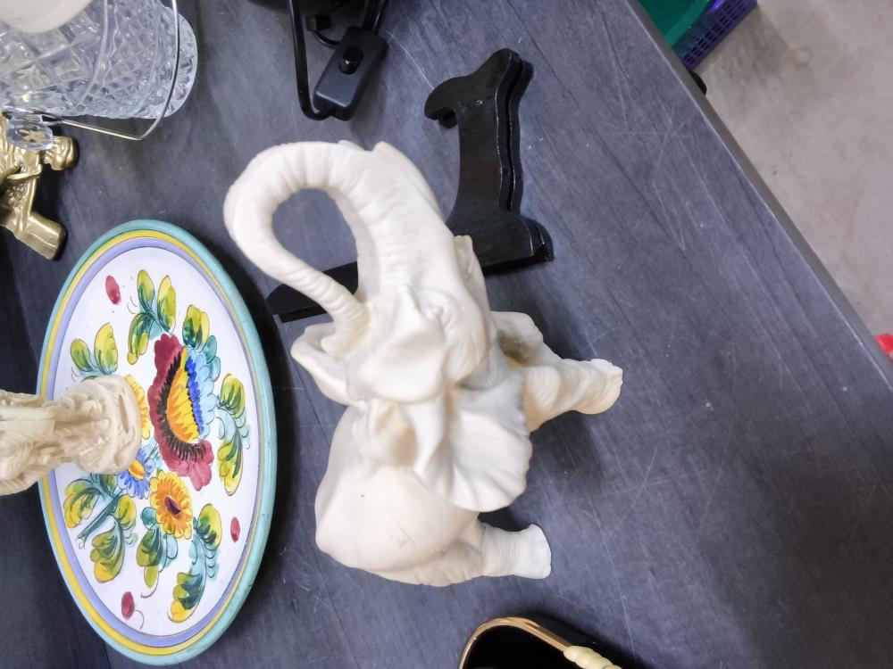 ÉLÉPHANT BEIGE RÉSINE 