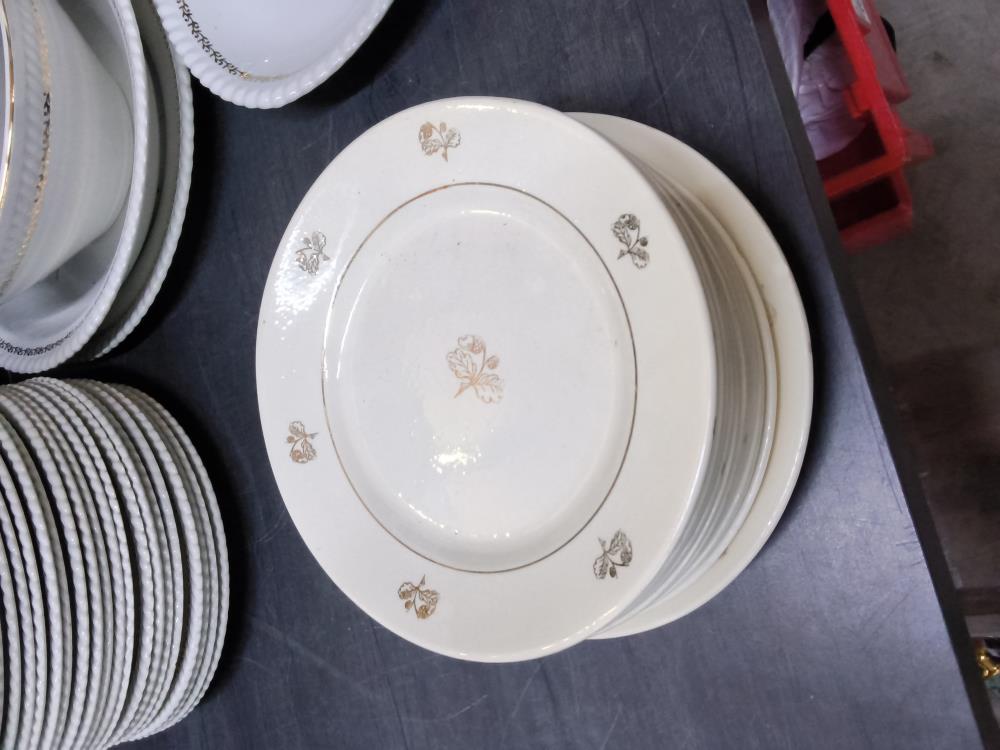 LOT ASSIETTES BLANCHES 