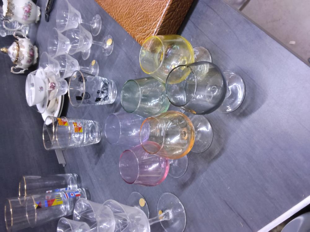 LOT DE 6 VERRES DIGESTIF COULEUR 