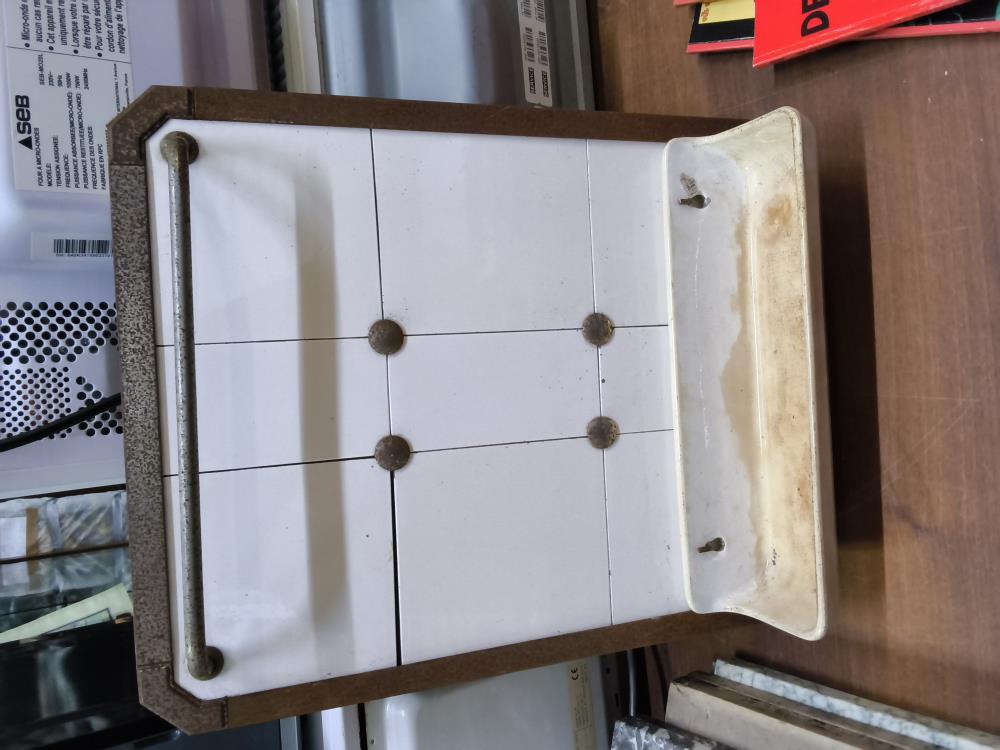 CRÉDENCE VILLEROY BOCH DANS L'ÉTAT 