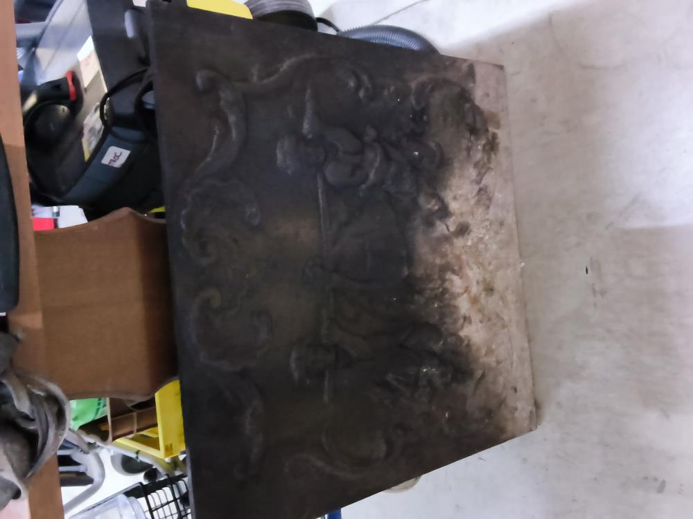 PLAQUE FONTE ANCIENNE 