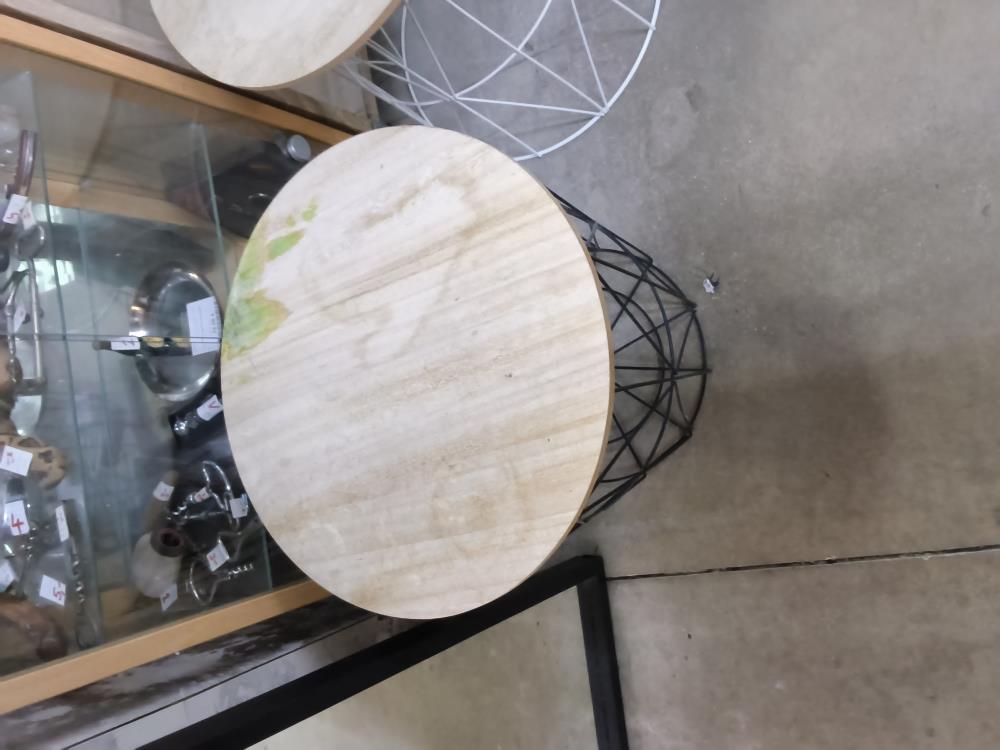 PORTE PLANTE METAL BOIS DANS L'ÉTAT 