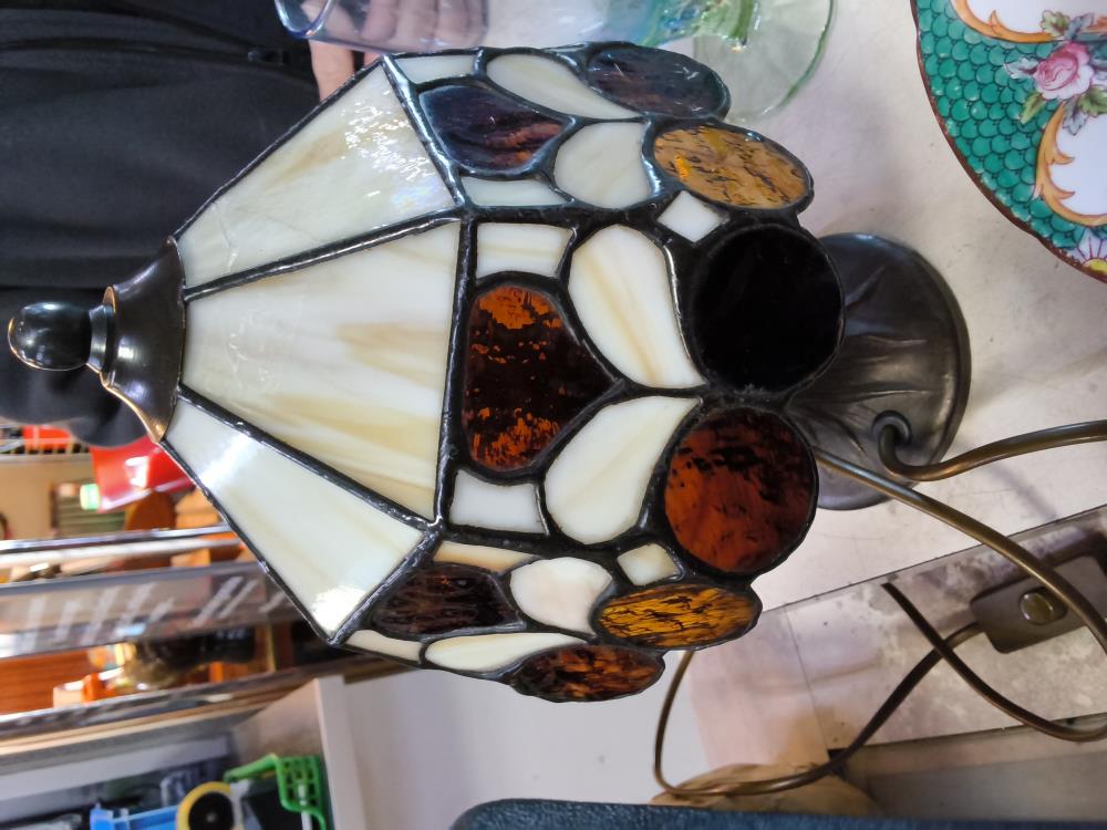 LAMPE STYLE TIFFANY DANS L'ÉTAT 