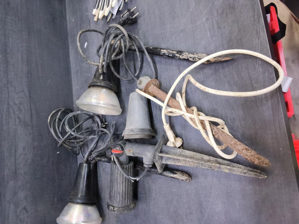 LAMPE DE JARDIN A PIQUER AU SOL