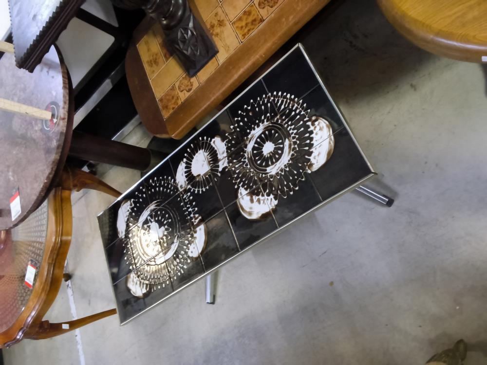 TABLE BASSE VINTAGE 106 X 46 CM DANS L'ÉTAT 