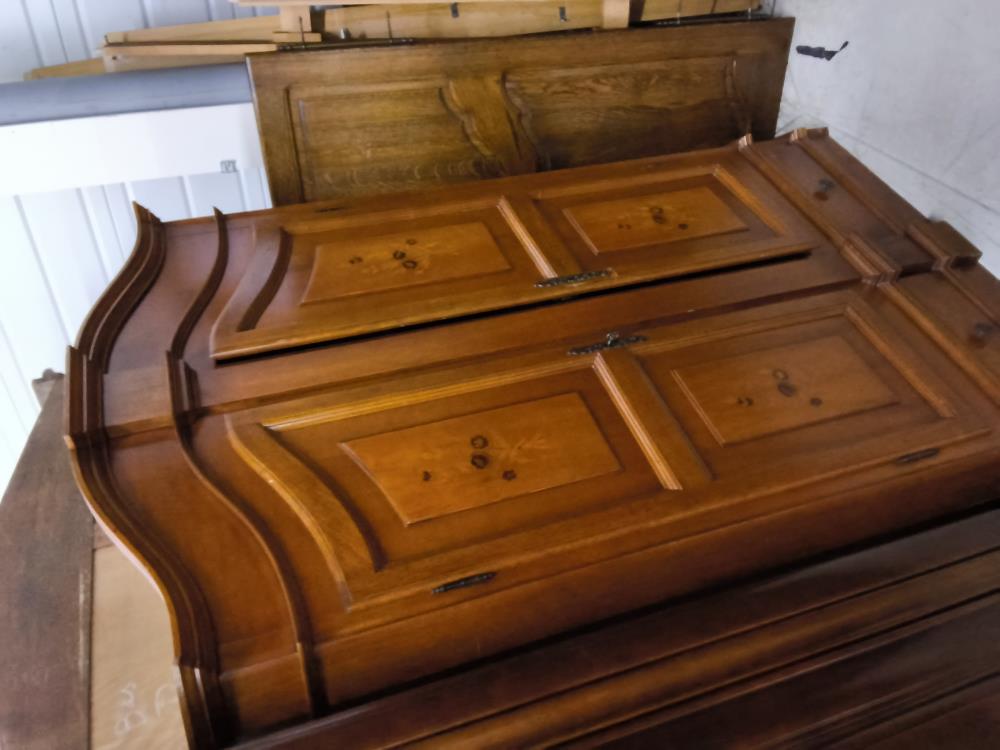 ARMOIRE 2 PORTES CHAPEAU DE GENDARME MARQUETERIE 