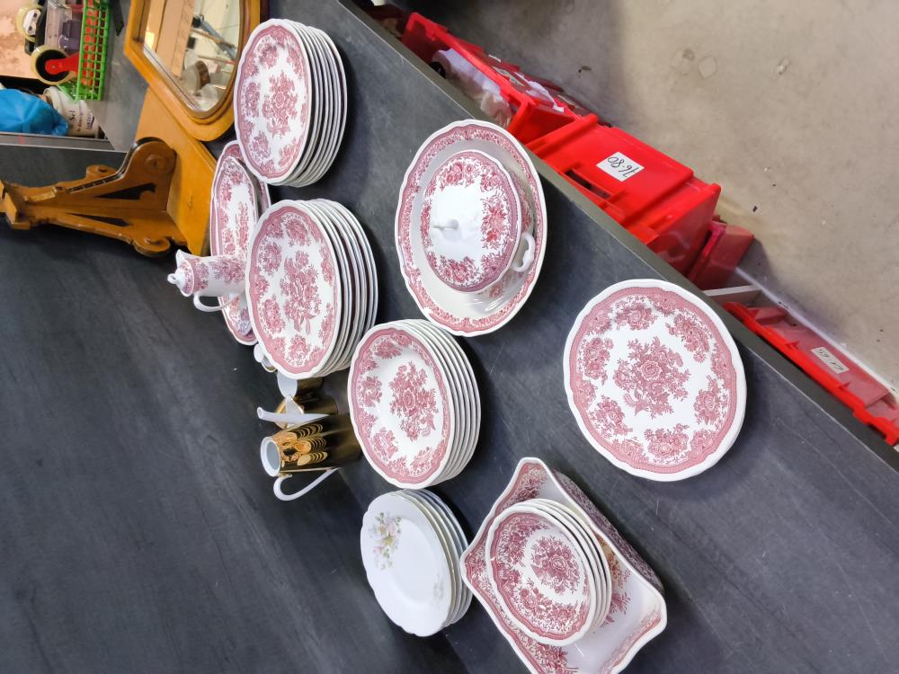 SERVICE VILLEROY BOCH. FASAN ROUGE 34 PIÈCES 