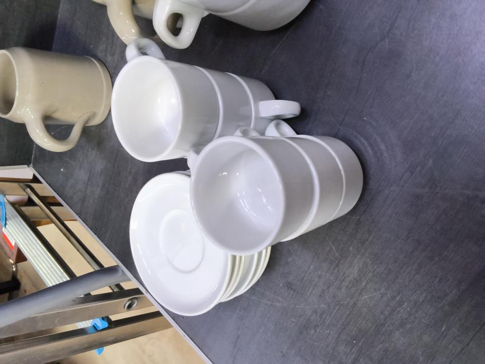 LOT DE 6 TASSES ET SOUS TASSES PM