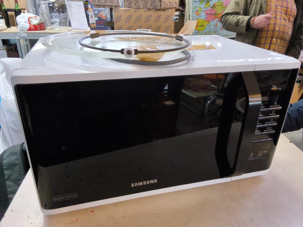 MICRO ONDE SAMSUNG QUICK DEFROST 