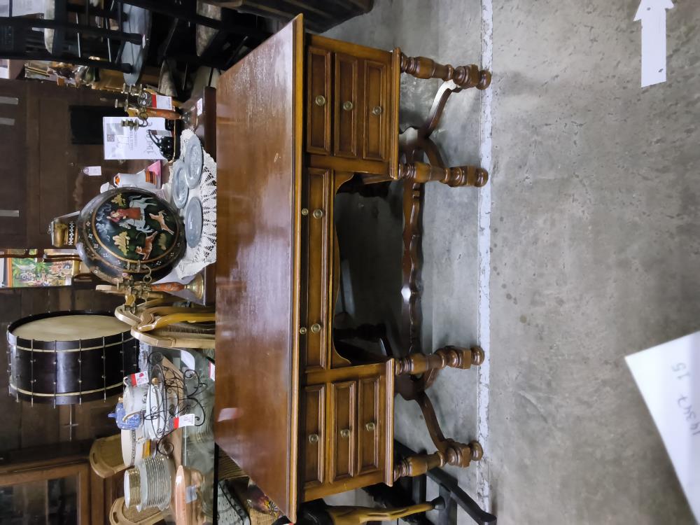 BUREAU ANCIEN 7 TIROIRS ET 1 TABLETTE 