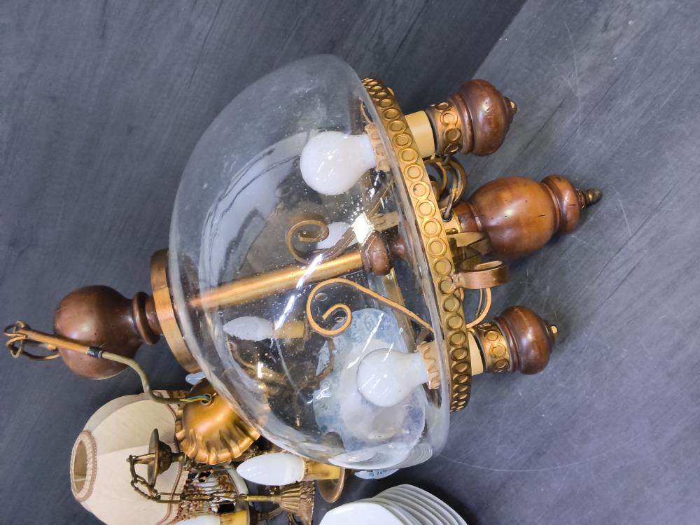 LAMPE BOIS 3 FEUX COUPOLE 