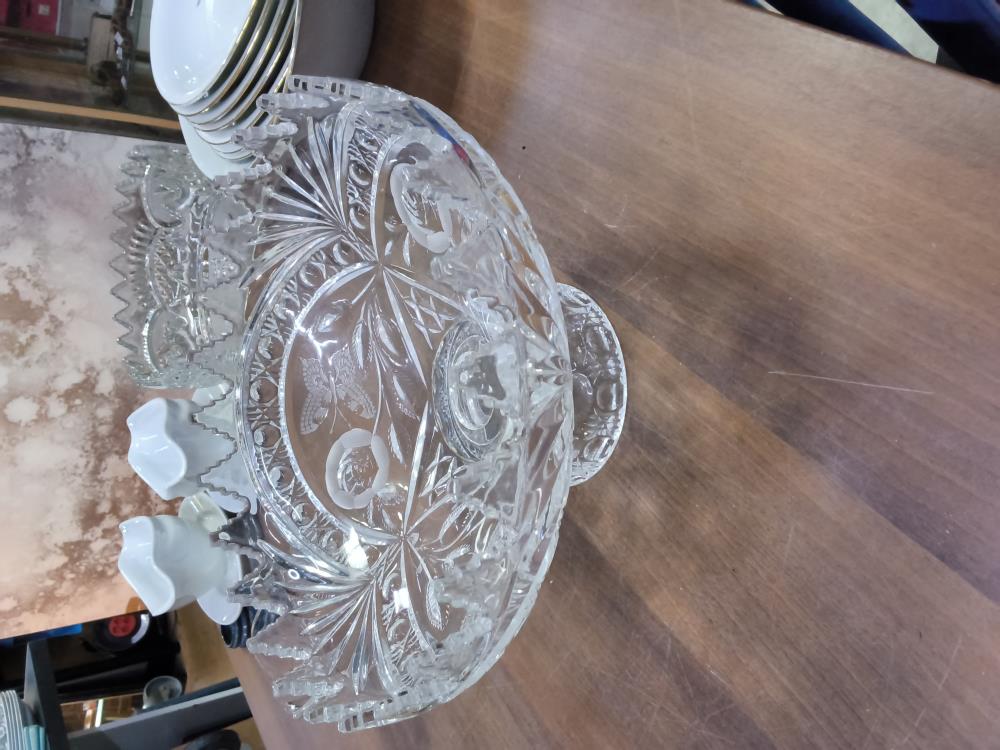 SALADIER SUR PIED CRISTAL 