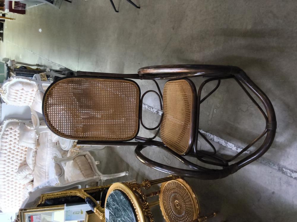 ROCKING CHAIR DANS L'ÉTAT CANNÉ BAMBOU