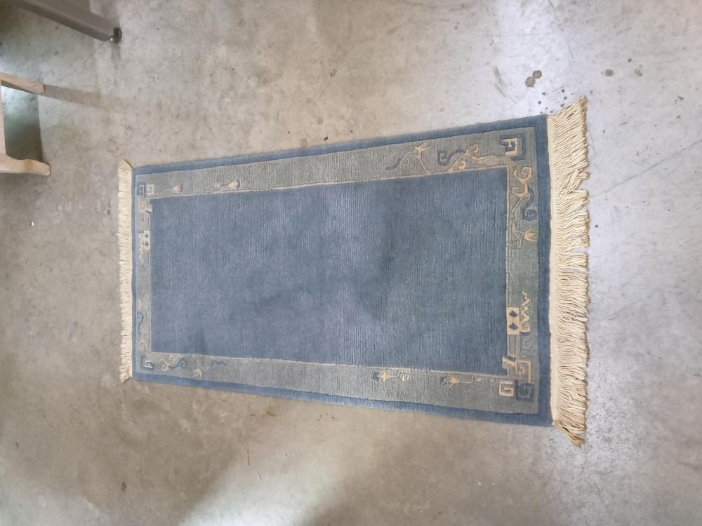 TAPIS BLEU 120 X 62 CM
