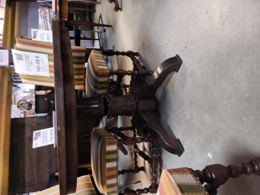 TABLE RONDE DIAMÈTRE 113 CM CHÊNE 