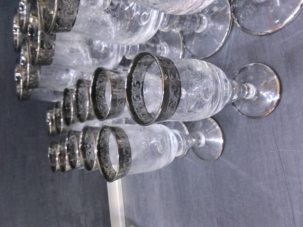 LOT DE 11 VERRES A LIQUEUR DTYLE MURANO MEDECIS ANNÉES 60