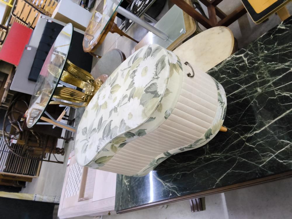 BOUT DE LIT DANS L'ÉTAT 