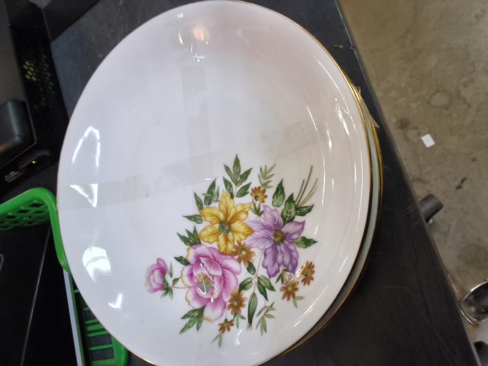 LOT DE 6 ASSIETTES CREUSES PORCELAINE 