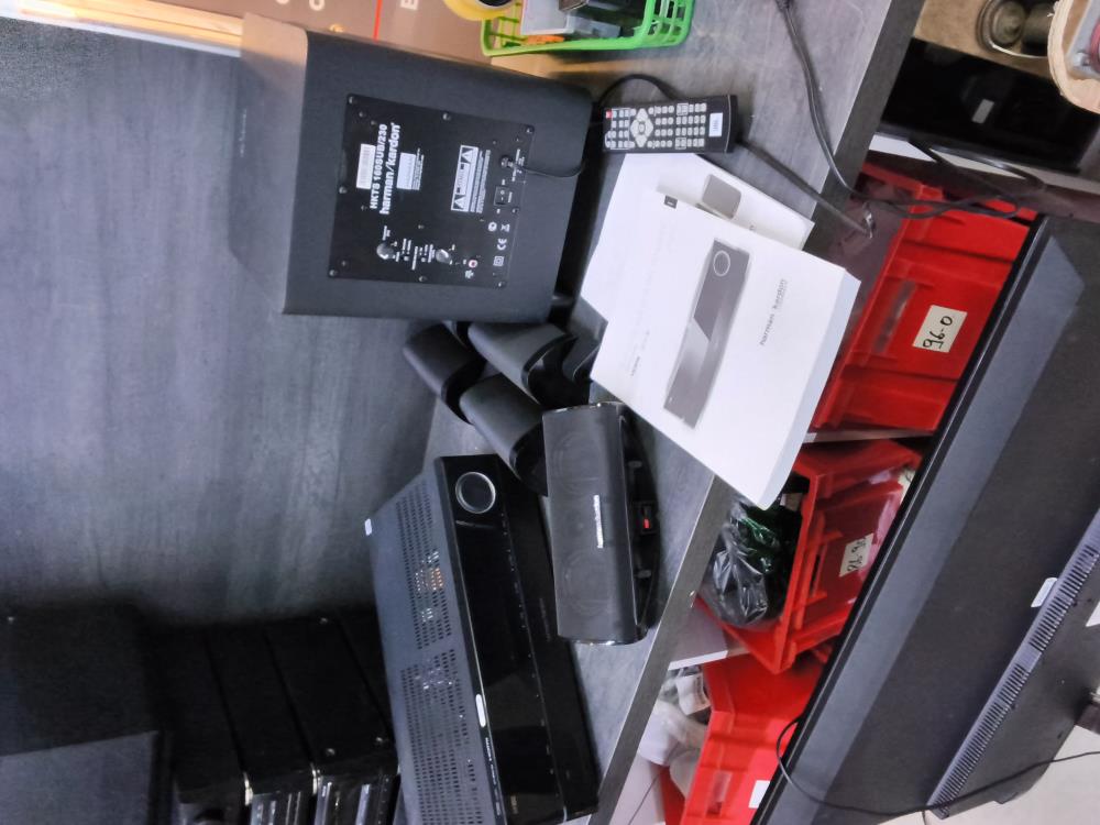 HOME CINÉMA HARMAN KARDON 7 ÉLÉMENTS ET ACCESSOIRES ET TÉLÉCOMMANDE