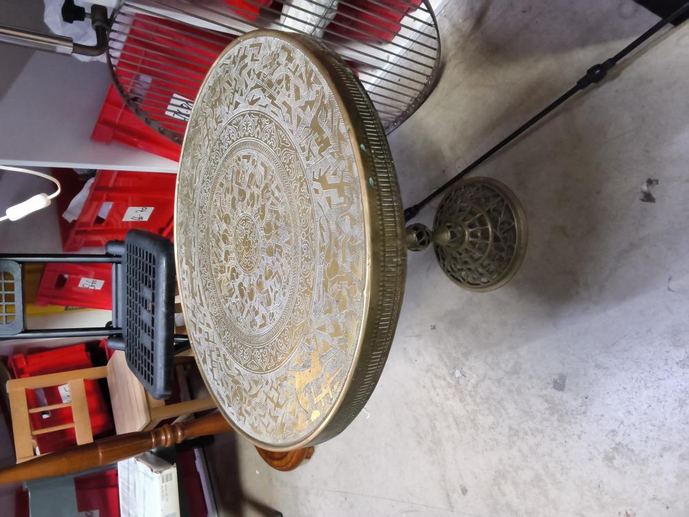 PETITE TABLE RONDE ÉGYPTIENNE CUIVRE 