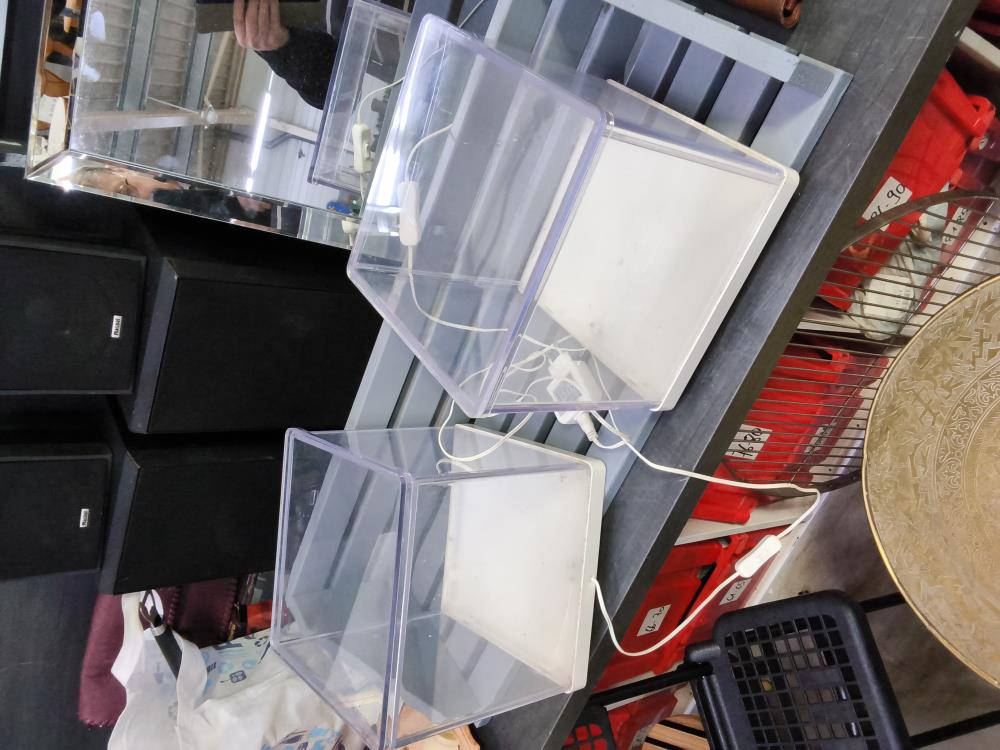 BOITE DE PRÉSENTATION AVEC LUMIÈRE 