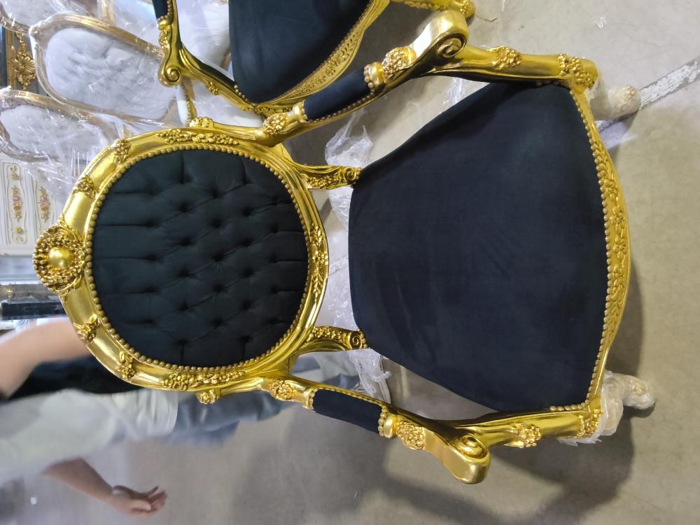 FAUTEUIL BAROQUE GM DORÉ FELOURS NOIR 