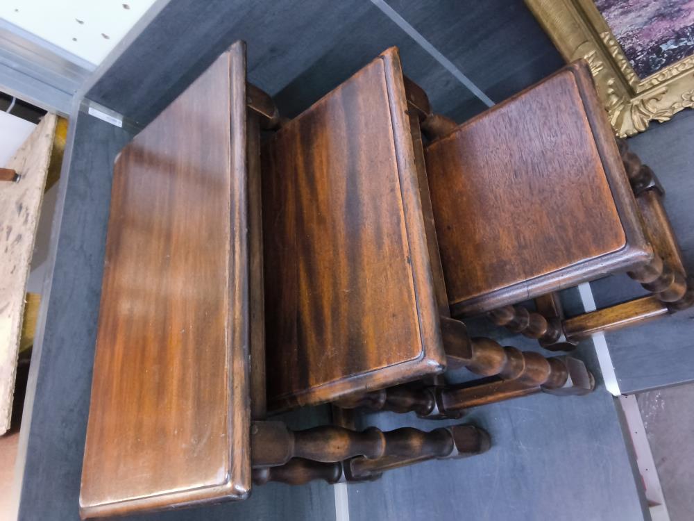 ENSEMBLE 3 TABLES GIGOGNE 